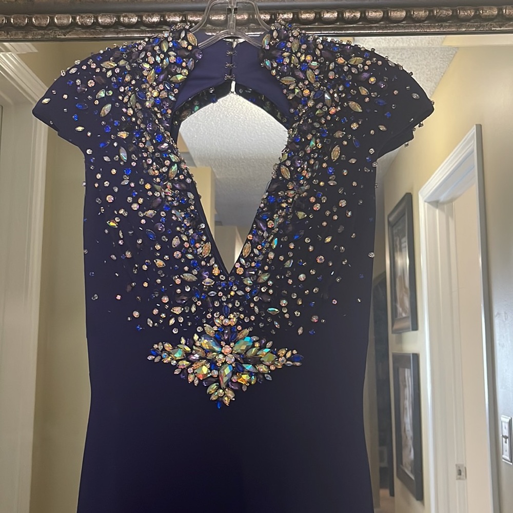 Show stopper MacDuggal Gown - Picture 5 of 7